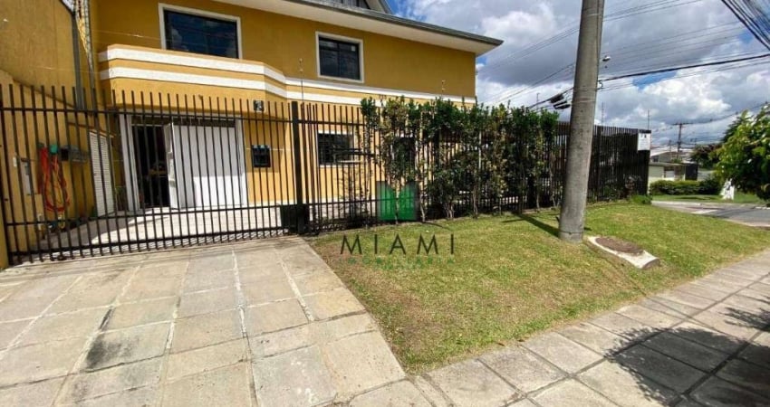 Sobrado com 3 dormitórios à venda, 180 m² por R$ 950.000,00 - Capão Raso - Curitiba/PR