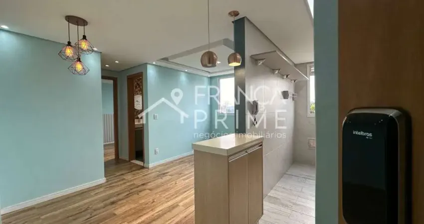 Apartamento de 44m², 2 dormitórios, armários planejados, cooktop,forno, piso porcelanato, garagem.