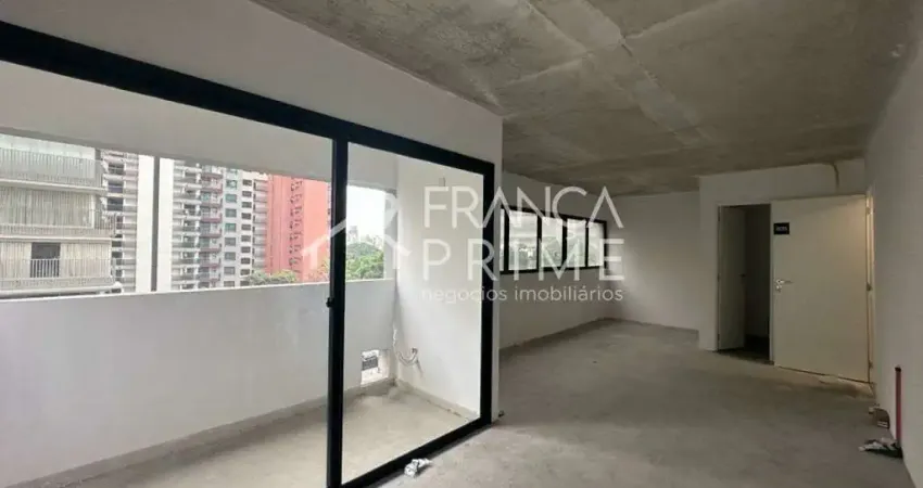 Sala comercial com 40m², pronta para reforma e adpação a sua escolha.