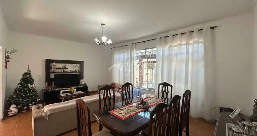 Casa no parque são domingos, 4 dormitórios, quintal amplo, vaga de garagem para 4 carros.