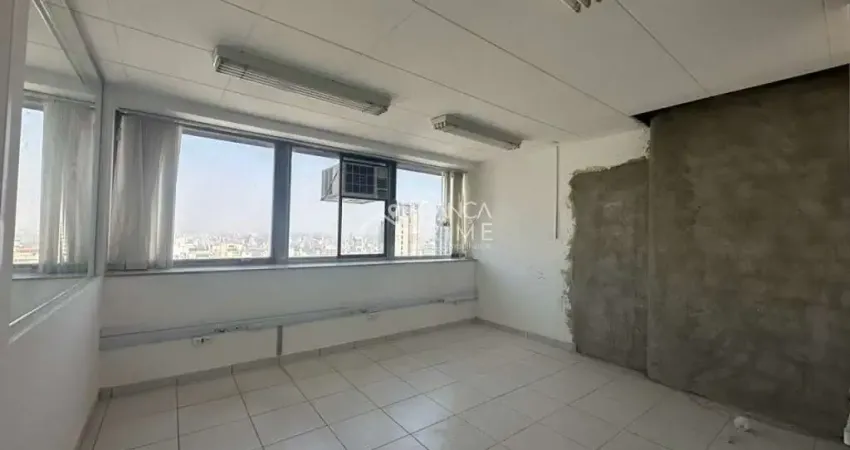 Sala comercial de 61m com amplo e bem arejada, próximo a avenida paulista e estação brigadeiro.