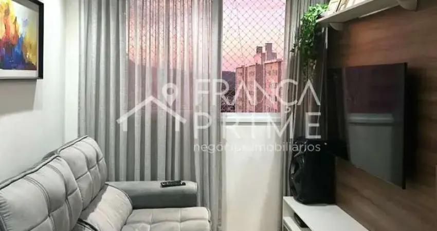Apartamento 2 dormitorios, andar alto, armarios planejados, cooktop, forno,