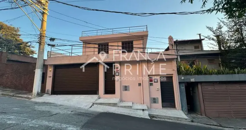 Casa a venda total de 225m² , 3 dormitórios, sala ampla, 2 vagas .