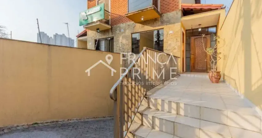 Sobrado à Venda na Vila Pirituba, 247m² 3 Dormitórios, 5 Vagas, Churrasqueira