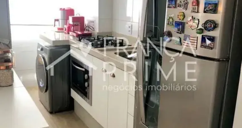 Apartamento 2 dormitorios, andar alto, armarios planejados, cooktop, forno,