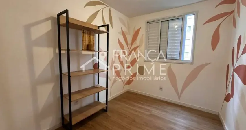 Imovel de 2 dormitorios, piso laminado, armario na cozinha. Vaga de garagem.