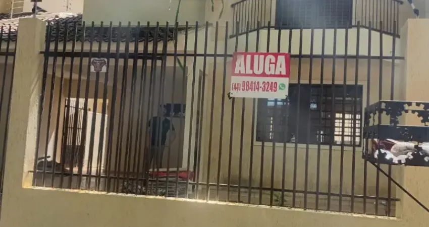 Casa com 3 quartos para alugar na Rua Padre Vieira, 70 A, Zona 07, Maringá
