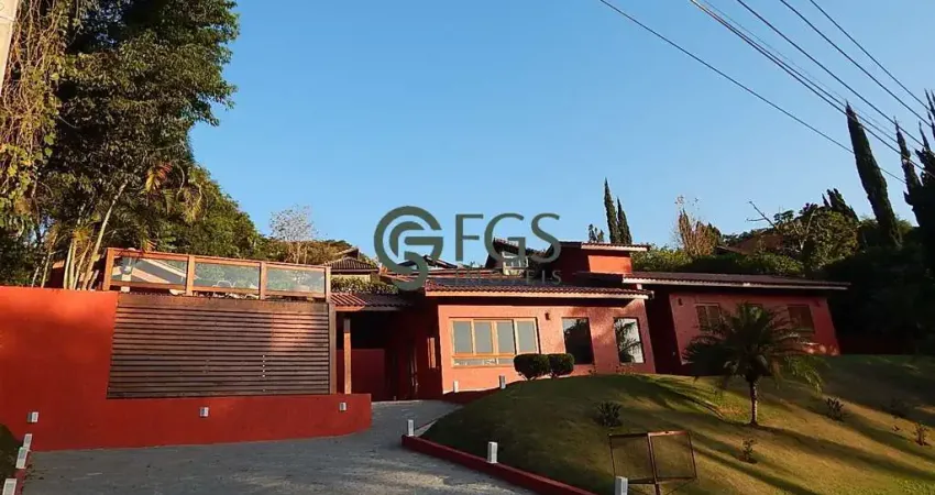 Excelente casa em localização privilegiada no condomínio porto de ibiúna