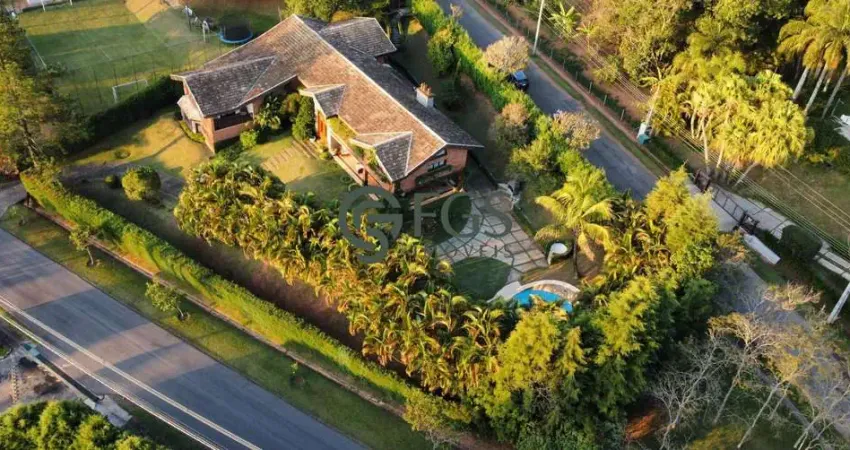 Linda casa com fino acabamento próximo ao quiosque central e área náutica.