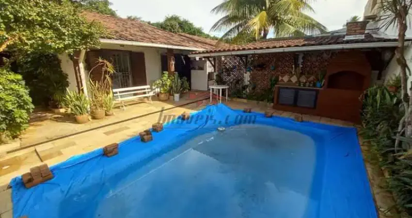 Casa em condomínio fechado com 5 quartos à venda na Rua Mansidão, 28, Taquara, Rio de Janeiro
