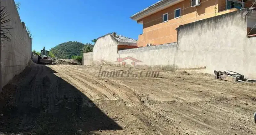 Terreno em condomínio fechado à venda na Rua Tejo, 535, Vila Valqueire, Rio de Janeiro
