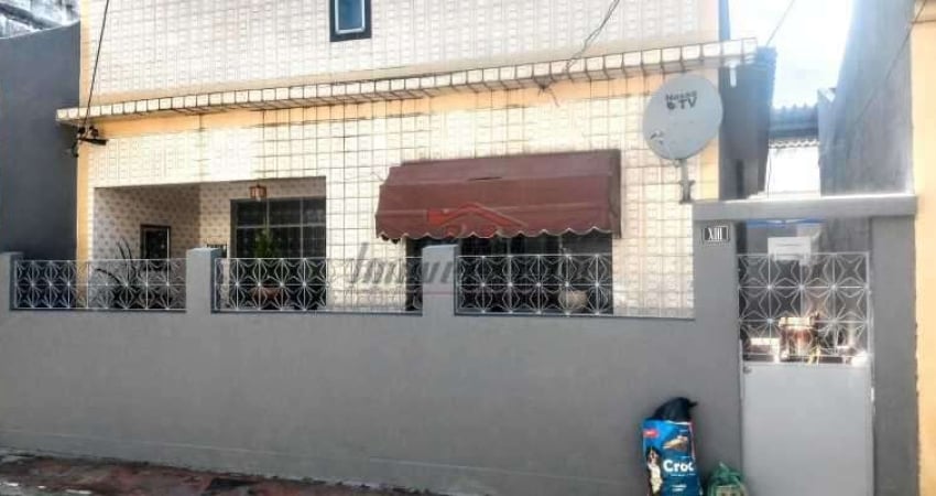 Casa com 2 quartos à venda na Estrada Intendente Magalhães, 201, Vila Valqueire, Rio de Janeiro