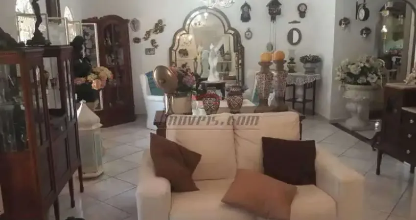 Casa em condomínio fechado com 4 quartos à venda na Rua Pedro Aleixo, 160, Taquara, Rio de Janeiro