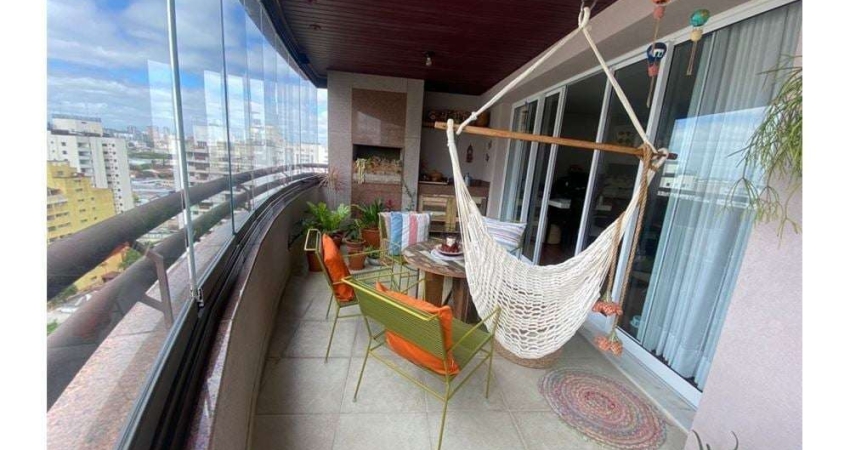 Apartamento com 3 quartos, 200m², à venda em São Paulo, Moema