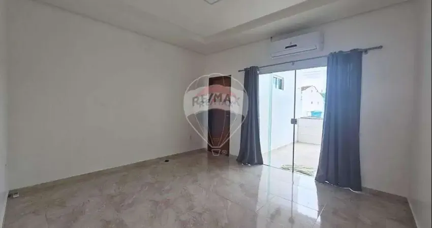 Casa bairro Flores, duplex com 2 suítes e 01 vaga de garagem