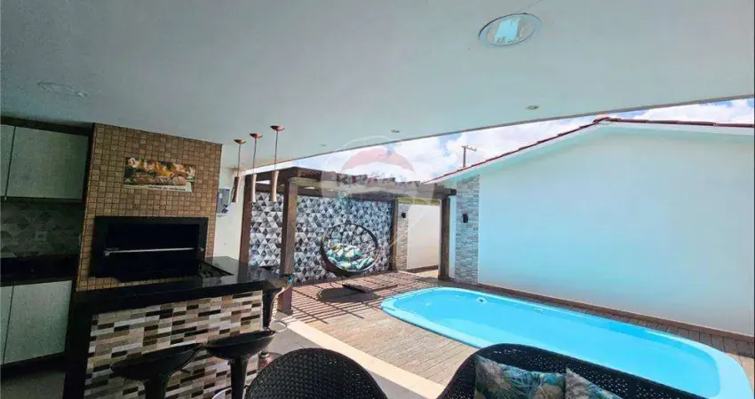 Casa com piscina no Condomínio Nascente Tarumã, 3 quartos