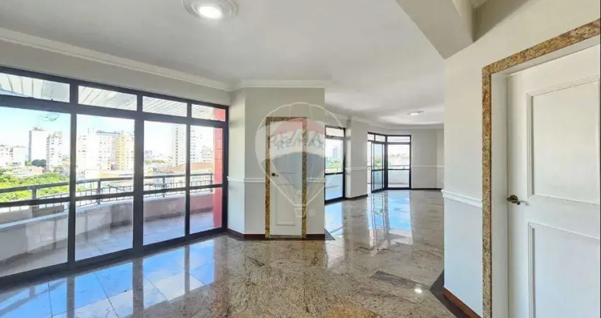 Apartamento amplo com 295m² com 5 suítes no centro da cidade - 1 por andar
