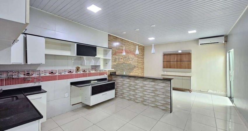 Casa no Vila Real! 200m² de terrenos, 3 quartos com armários, 2 banheiros, cozinha ampla. R$319.000,00