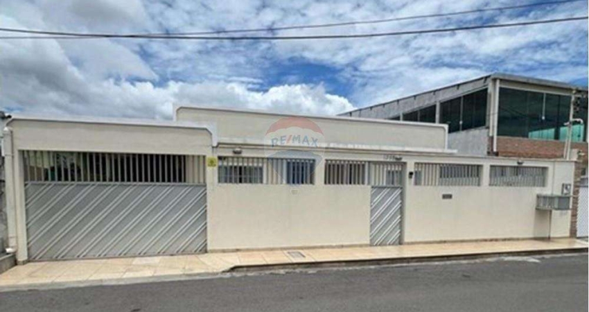 Casa apta a financiamento perto do Parque do Mindu como energia solar e poço