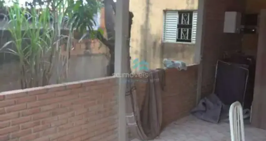 Excelente casa com ampla varanda, próximo à Yazaki, 1 vaga, com quintal, árvores frutíferas