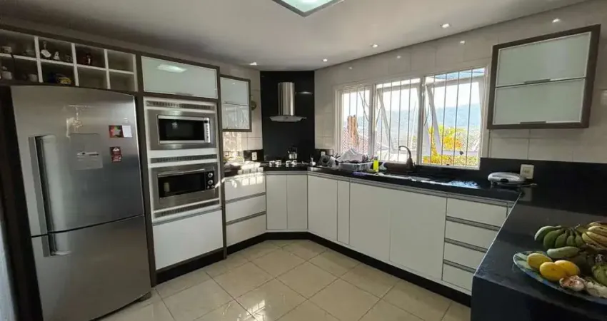 Casa à venda em rua tranquila no bairro operário, em novo hamburgo!