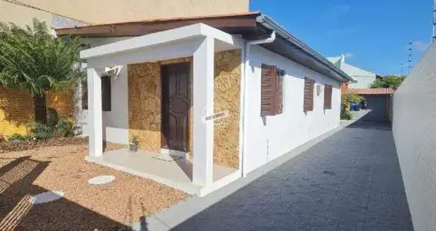 Casa com 3 dormitórios sendo um com suíte além de vagas de estacionamento na vila santo ângelo em cachoeirinha/rs.
