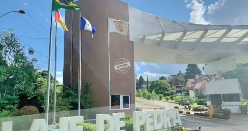 Flat montains village a venda no bairro planejado laje de pedra em canela/rs