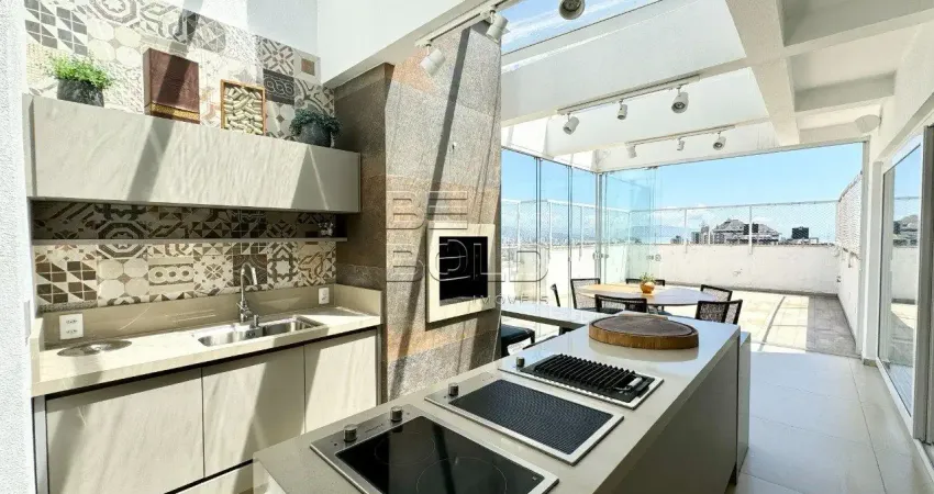 Cobertura plana em condomínio completo no bairro estreito  florianópolis