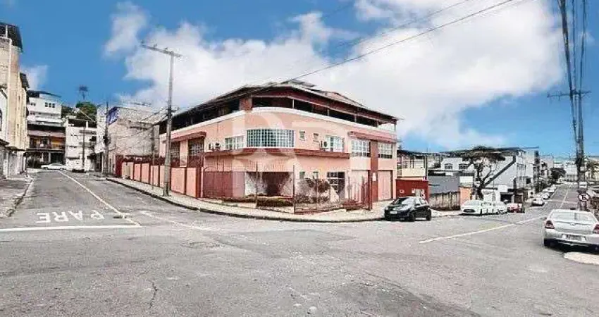 Barracão / Galpão / Depósito à venda no Democrata, Juiz de Fora 