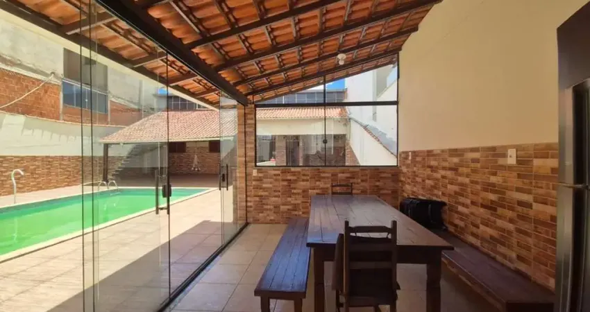 Casa para venda em juiz de fora, granbery, 4 dormitórios, 1 suíte, 4 banheiros, 4 vagas