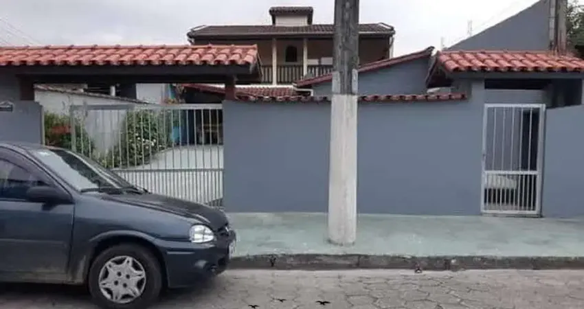 Casa com 4 quartos à venda no Getuba, Caraguatatuba 