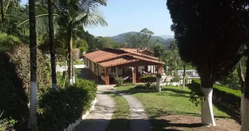 Linda chácara!!! móvel para venda possui 13.810 metros quadrados com 3 quartos