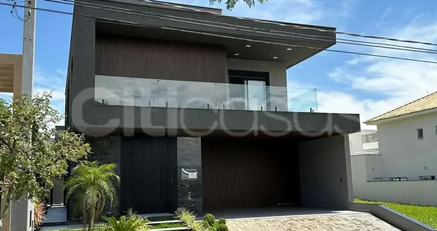 Sobrado mobiliado, com piscina, no condomínio residencial mont blanc