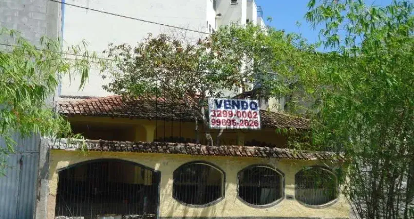 Imperdível! casa à venda em vila velha-es, itapuã: 3 quartos, 1 suíte, 1 sala, 2 banheiros, 1 vaga de garagem, 100m². confira!