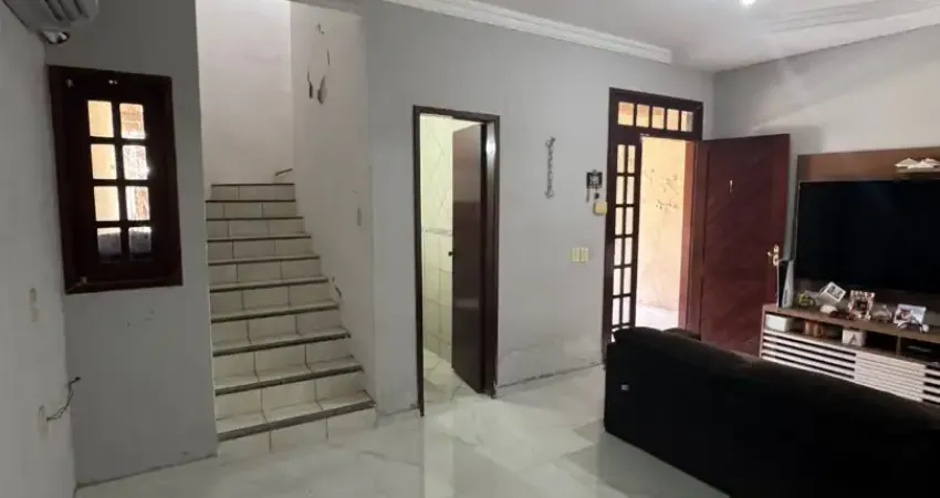 Casa duplex  na maraponga com arquitetura bem planejada e muita ventilação.