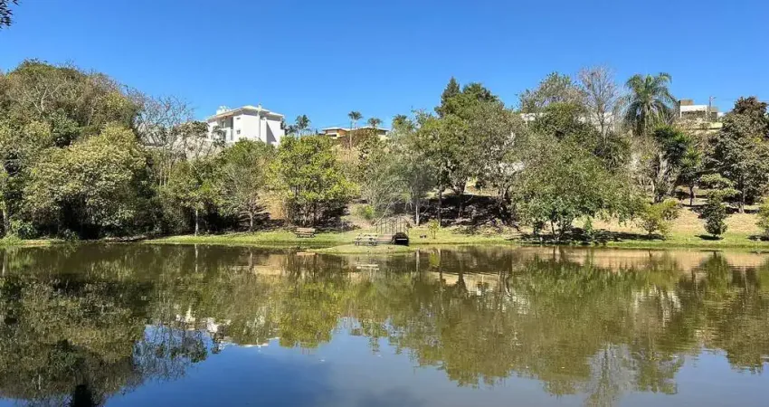 Casa térrea com 3 suítes de alto padrão no condomínio village ipanema – araçoiaba da serra/sp