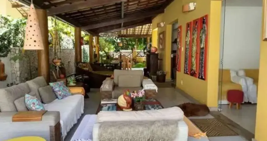 Linda casa em condominio fechado próximo a praia de jaguaribe