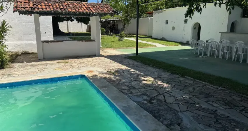 Casa com terreno de 1.000m2 com linda vista pra boa viagem, podendo ser alugada.