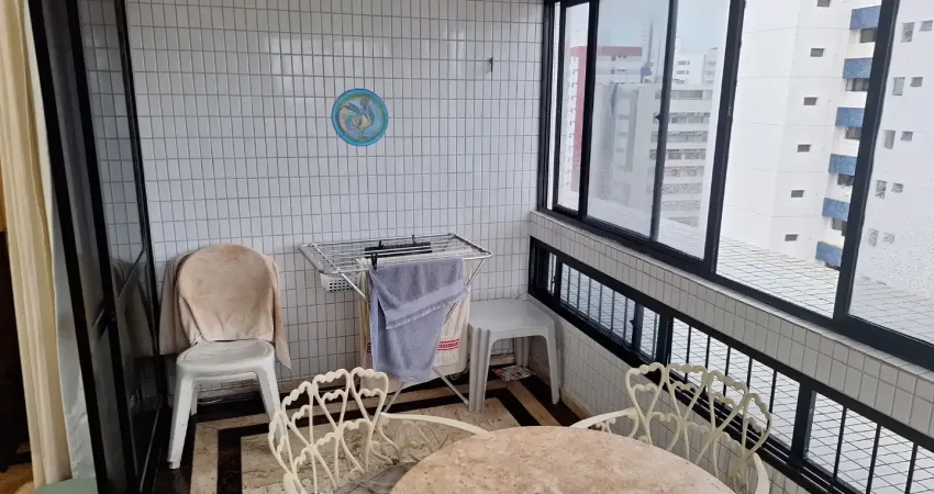 4 quartos sendo 3 suítes com 3 vagas em boa viagem. vista panorâmica de boa viagem e do mar.