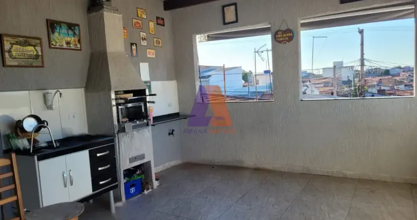 Excelente casa com 5 quartos, 2 suítes e amplo espaço para a família