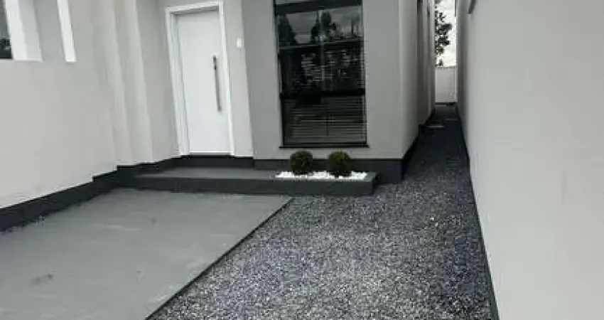 Casa com suíte e amplo terreno no loteamento flora a flora – tijucas