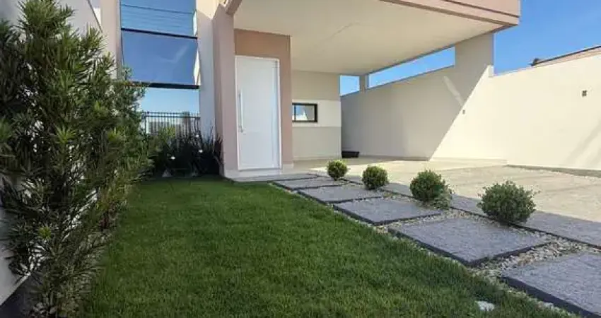 Casa em tijucas, bairro areias, 2 dormitórios sendo 1 suíte, amplo terreno