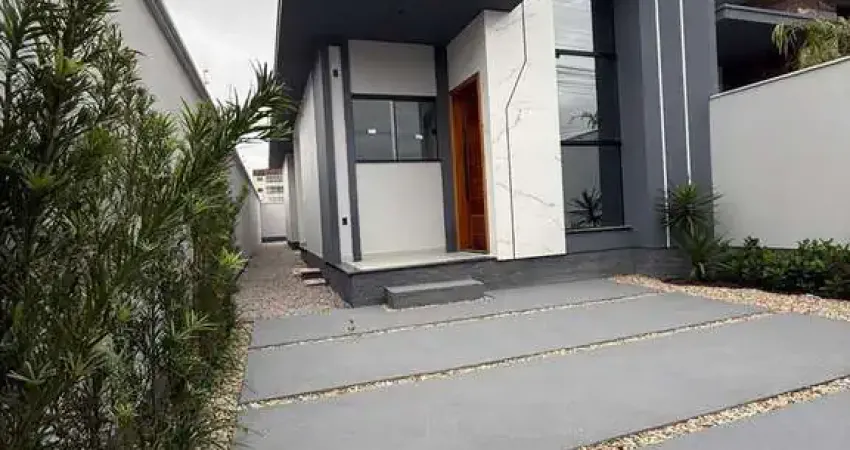 Casa com 3 dormitórios e suíte no bairro universitário - tijucas/sc