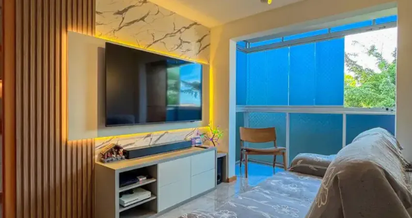 Apartamento 2 quartos com suíte reformado, sol da manhã em laranjeiras