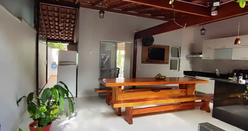 Linda casa duplex com 4 quartos com suíte toda reformada  na curva da  baleia