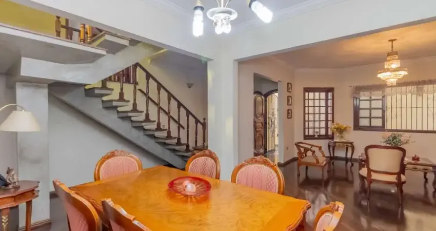 Casa tipo para venda em centro com 3 quartos, sendo 3 suítes, 296m²