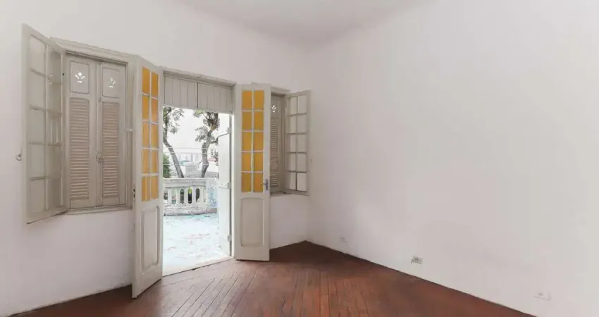 Casa com 5 quartos à venda na Rua Backer, 236, Cambuci, São Paulo