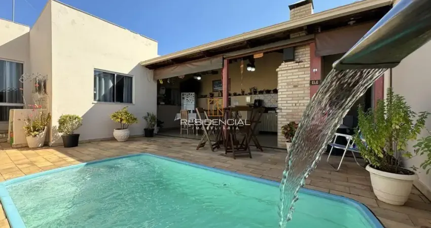Casa à venda no vale do sol, com área gourmet e piscina 'porteira fechada'
