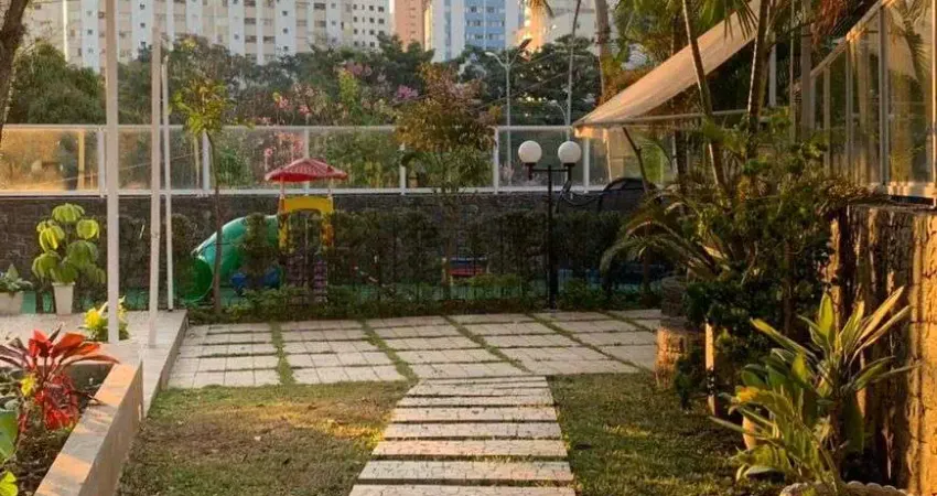 Região tranquila e de fácil acesso ao transporte público, próximo ao parque ibirapuera