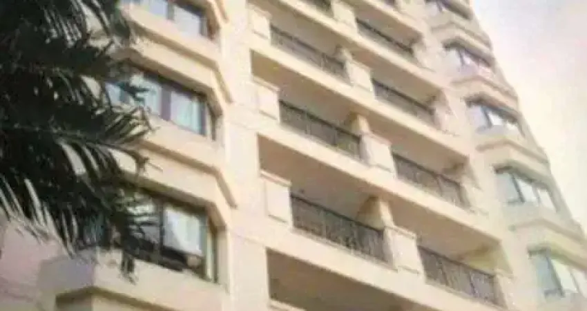 300 metros do shopping ibirapuera e estação eucaliptos do metrô.